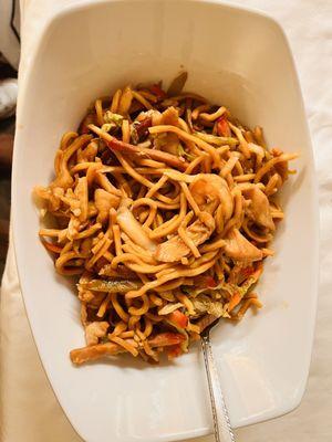 This is the most deliciously juiciest, house special lo mein I ever had! Thank you for your dedication in cooking good food!