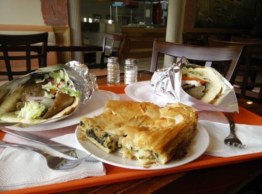 Mix gyro and spinach pie