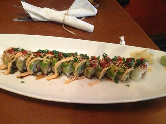 Rattlesnake Roll: (4 stars). This was a solidly executed roll.  The rice was moist yet firm and stuck together nicely.