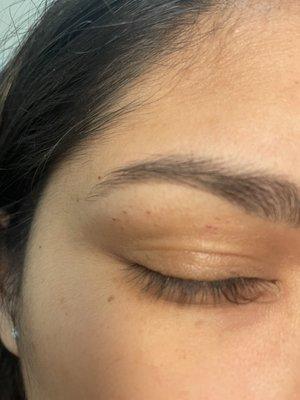 Eyebrows threading