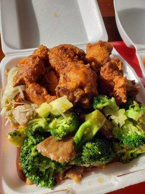 Fried chicken, beef with broccoli and chicken with bean sprouts for $9.