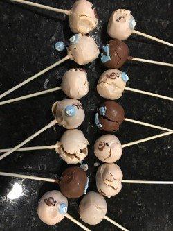 What my cake pops looked like...this was the second attempt by Veronicas Treats to fill my order!