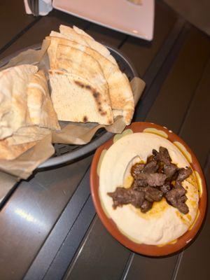 Hummus with beef