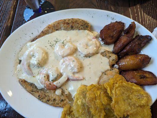 Fried fish and shrimp with tostones and sweet plantains