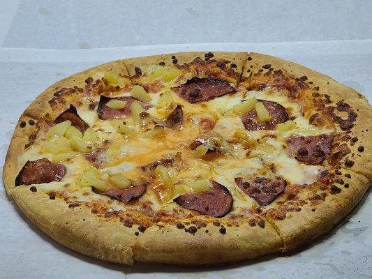 Ham and Pin Apple Pizza