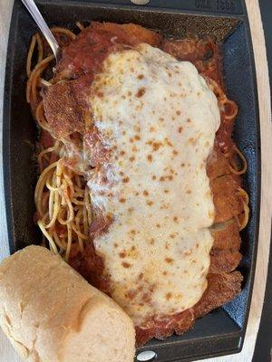 Pollo alla Parmigiana (chicken Parmesan)