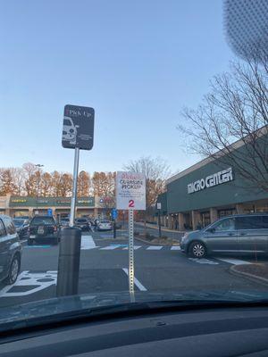 Curbside pickup sign