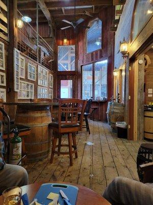 Rustic, relaxing place to drink great wine!