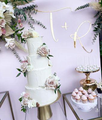 4 tiers of beautiful rustic buttercream