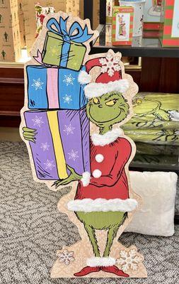 *:｡ﾟ \ (･‿･) /ﾟ*:｡ﾟ Even the Grinch can't resist the holiday spirit. *:｡ﾟ Let's get Grinchy and spread some holiday cheer! *:｡ﾟ