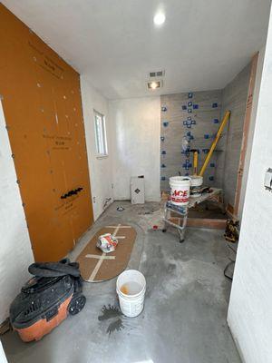 Wall shower tiles and floor prepping