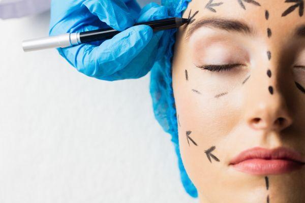 Planning cosmetic surgery? Boost your recovery with HBOT. Discover how it can enhance healing and reduce swelling.