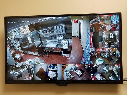 Security cameras with free mobile view at all times.