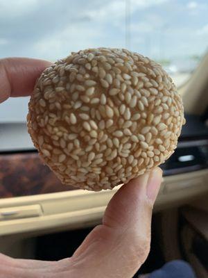 Sesame ball with mung bean (Vietnamese Bánh Cam): fried glutinous rice, filled with mung beans, and covered in white sesame