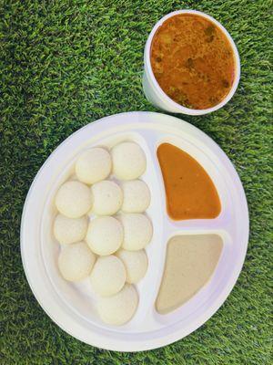 Mini idli with chicken curry