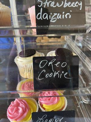 Cupcake options.