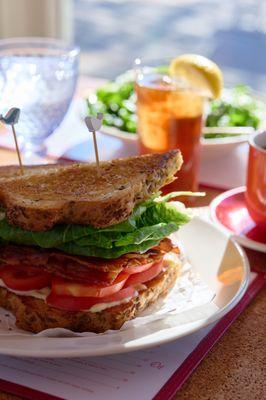 BLT 
bacon, lettuce & salted tomato