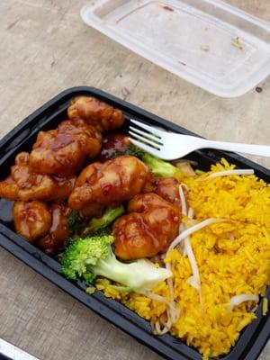 General Tso's chicken with fried rice