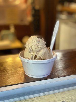 Small coffee almond fudge ice cream