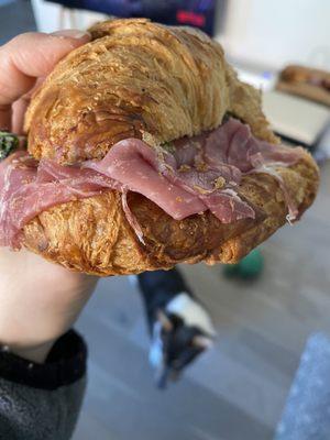 Prosciutto croissant