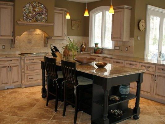 Decorative edge on kitchen island