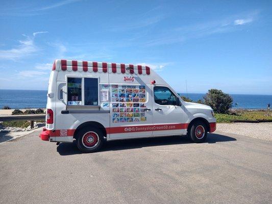 San Diego Ice Cream Truck available for corporate events, catering, birthdays, weddings and more.