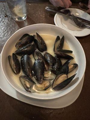 Sautéed Mussels with Lemon Garlic Butter sauce