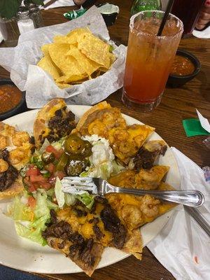 Fajita & shrimp Nachos Large order with Michelada