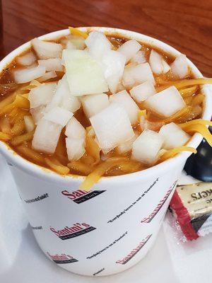 Large cup chili with cheese and onions