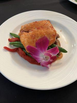 Glazed salmon with fingerling potatoes and sautéed green beans and peppers