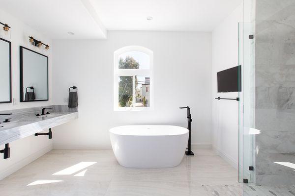 Beautiful free standing tub