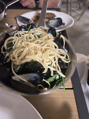 Linguine with Mussels