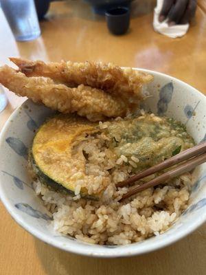 Tempura shrimp and rice bowl