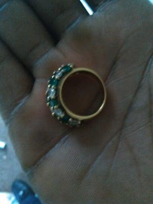 I'm trying to sale this ring