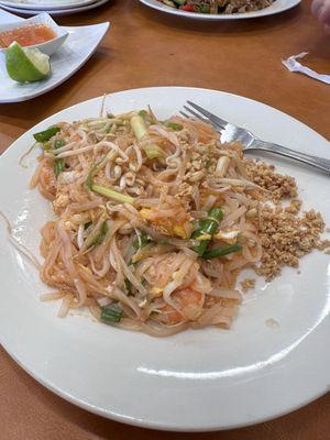 Shrimp pad Thai