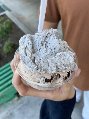 Sesame and Nutella cookies and cream