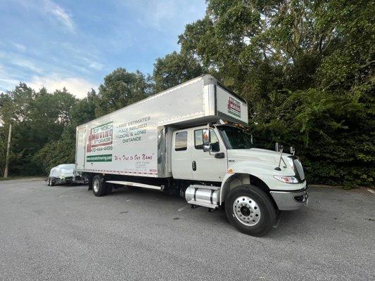 A long-distance move to Florida that needed a car tow for customers vehicle.