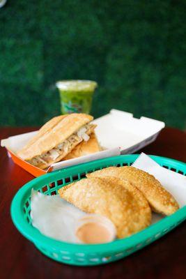 Green juice w. Chicken Sandwich and Empanadas