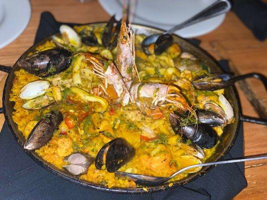 Paella de Tierra y Mar