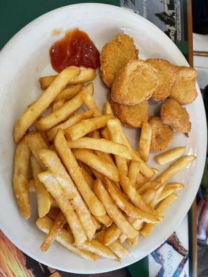 Chicken nuggets with fries