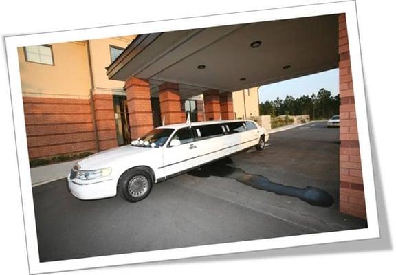 Stretch limousine service by DESTIN LIMO