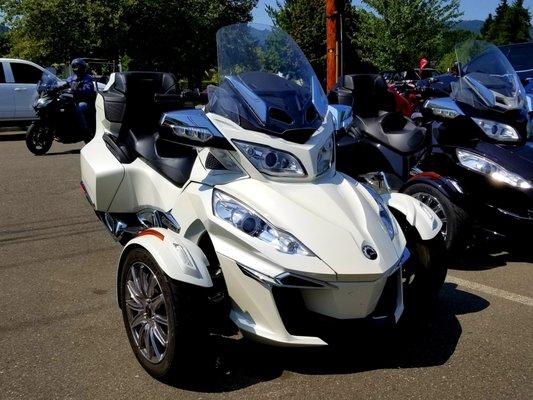 Test drove this Can-am Spyder RT