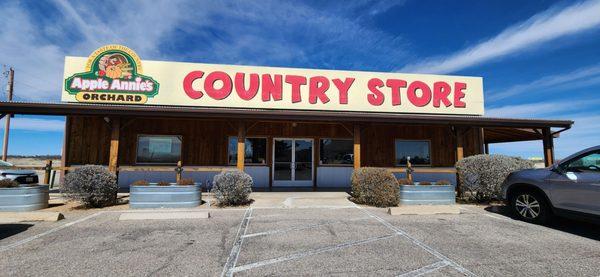 Front of Apple Annie's Country Store