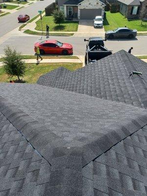 Shingle roof, color: Charcoal