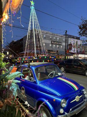 vintage fiat with holiday decorations