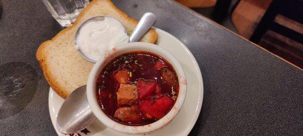 Hot borscht with pork