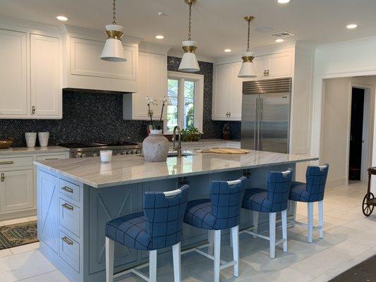 Organized kitchen means clutter free counters!