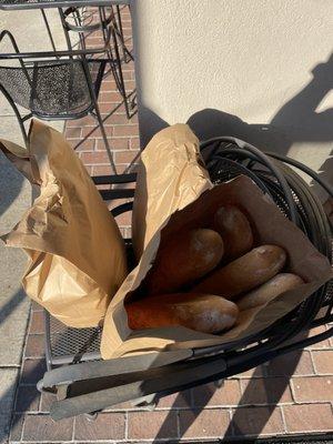 Am bread delivery on sidewalk left unattended until restaurant opens.  WOW