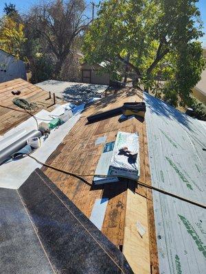 Roof valleys and underlayment