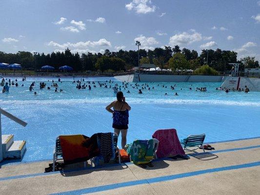 Wave pool